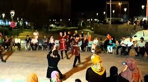 اجرای گروههای هنری و موسیقی خیابانی در کیش