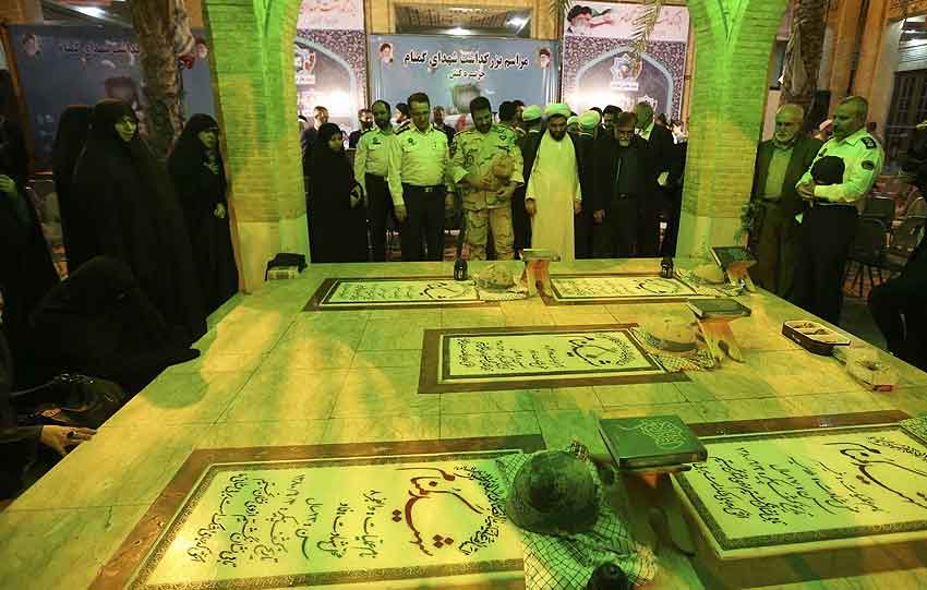 هفدهمین سالگرد خاکسپاری شهدای گمنام در کیش