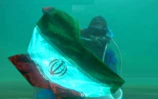 نصب پرچم ایران در اعماق خلیج فارس