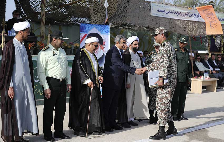 گرامیداشت روز ارتش در کیش