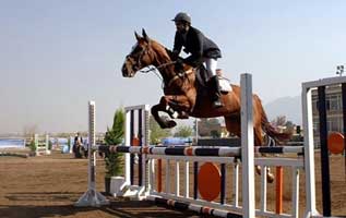 بازسازی پیست کورس سوارکاری کیش