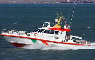 نجات سرنشینان یک قایق در کیش