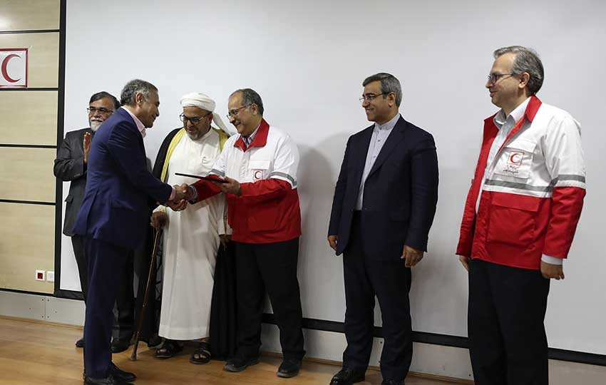 مراسم تقدیر از خیرین و داوطلبان هلال احمر کیش