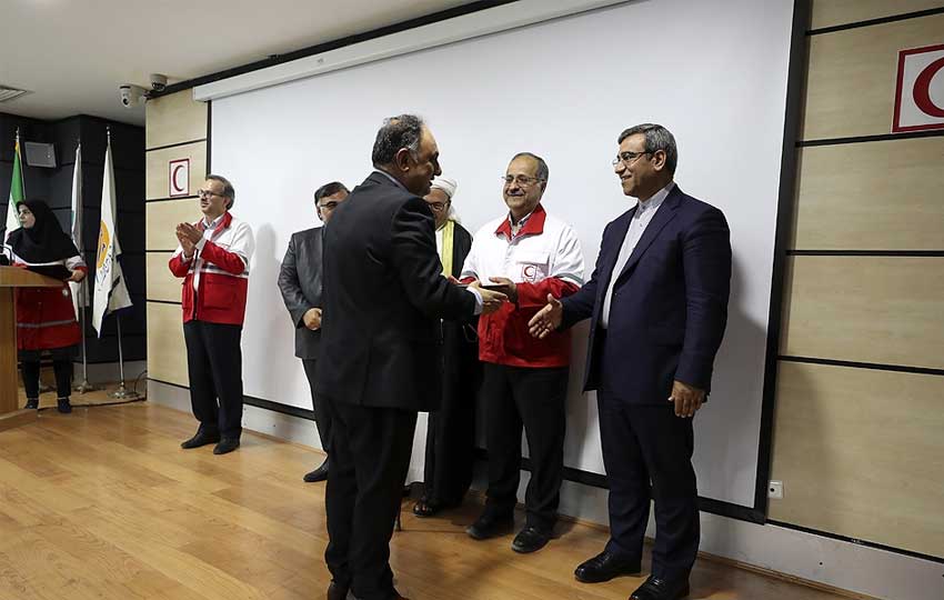 مراسم تقدیر از خیرین و داوطلبان هلال احمر کیش