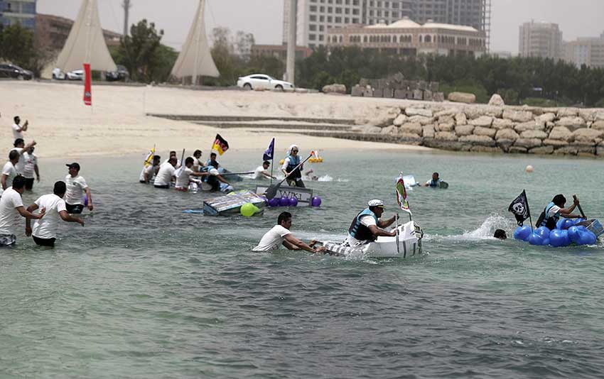 مسابقه ساخت و آب اندازی قایقهای مقوایی در کیش