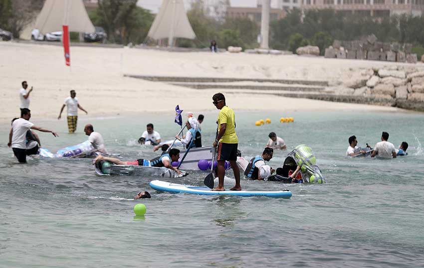 مسابقه ساخت و آب اندازی قایقهای مقوایی در کیش