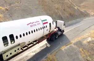انتقال بدنه هواپیمای فوکر به کیش