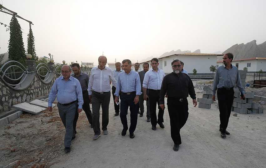 بازدید معاون توسعه روستایی ریاست جمهوری از پروژه پرورش ماهی سیباس کیش