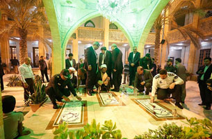 غبارروبی مزار شهدای گمنام کیش