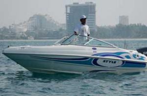 برگزاری کارگاه های آموزشی ارتقای خدمات دریایی و تفریحی کیش