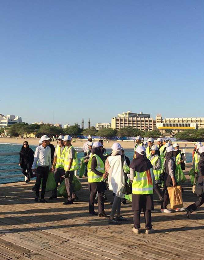 برگزاری همایش پاکسازی سواحل در روز کیش