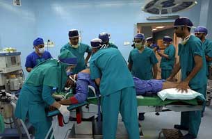 عمل جراحی ستون فقرات کشتی گیر تیم ملی در بیمارستان کیش