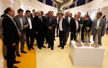 گشایش نمایشگاه کرنش به حافظ در کیش