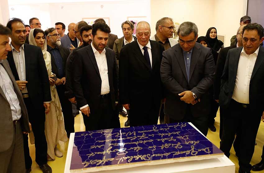 گشایش نمایشگاه کرنش به حافظ در کیش