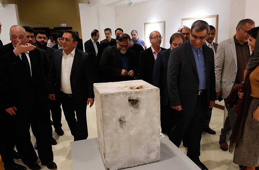 گشایش نمایشگاه کرنش به حافظ در کیش