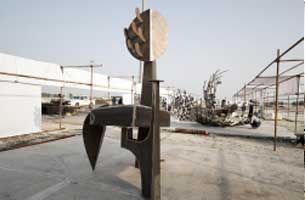 نصب ۱۲ مجسمه در کیش