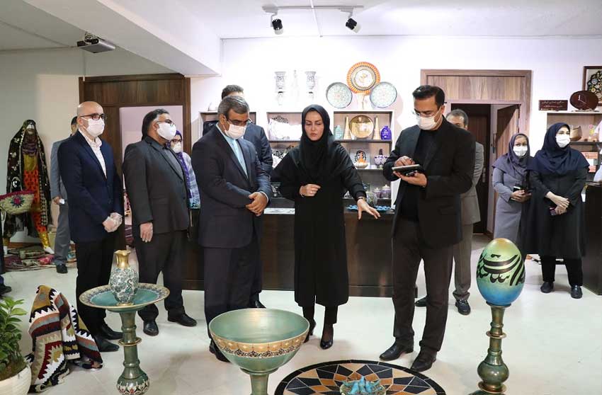 افتتاح نمایشگاه صنایع دستی بانوان هنرمند در کیش