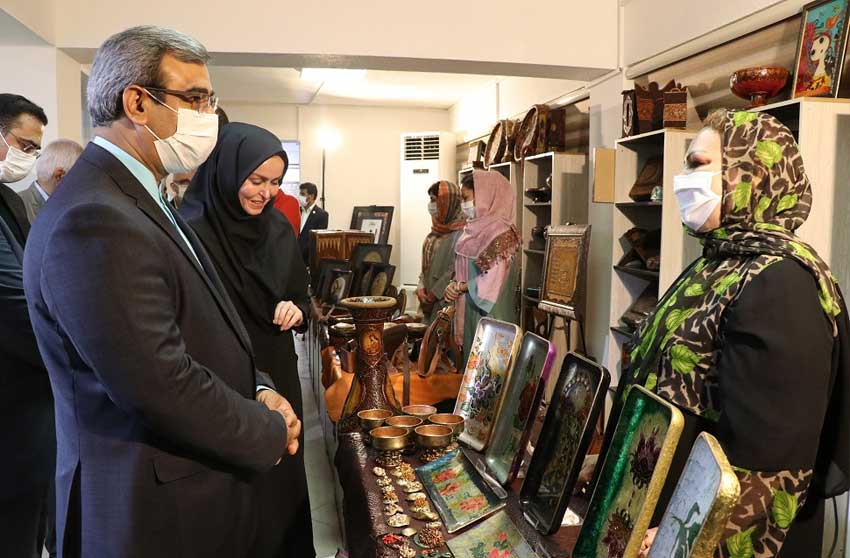 افتتاح نمایشگاه صنایع دستی بانوان هنرمند در کیش