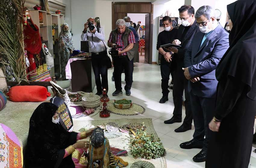افتتاح نمایشگاه صنایع دستی بانوان هنرمند در کیش