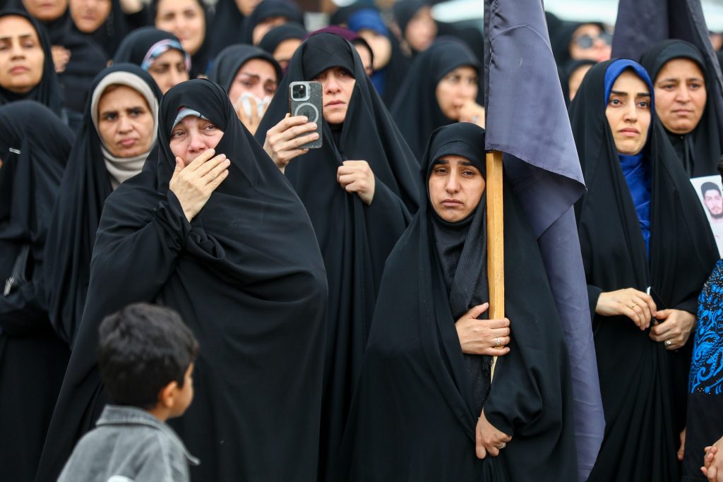 تشییع باشکوه پیکر شهید امنیت ستوان سوم امیرحسین ترکاشوند در کیش